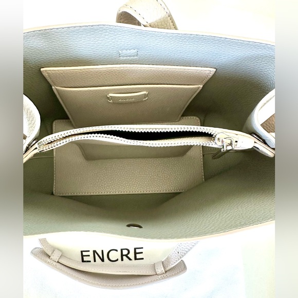 Encre Women's Sophisticated Champagne Shoulder Bag - Picture 8 of 13